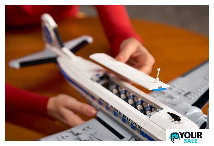Конструктор LEGO Icons 11378 Douglas DC-3 PAN AM Airliner - Изображение №11 — Интернет-магазин Your Sale