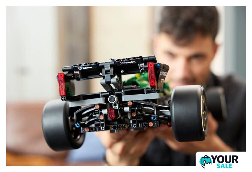Конструктор LEGO Technic 42240 Aston Martin Aramco AMR25 F1 - Изображение №11 — Интернет-магазин Your Sale