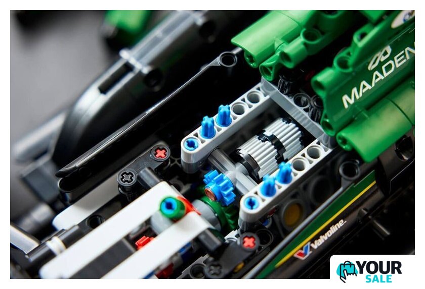 Конструктор LEGO Technic 42240 Aston Martin Aramco AMR25 F1 - Изображение №10 — Интернет-магазин Your Sale