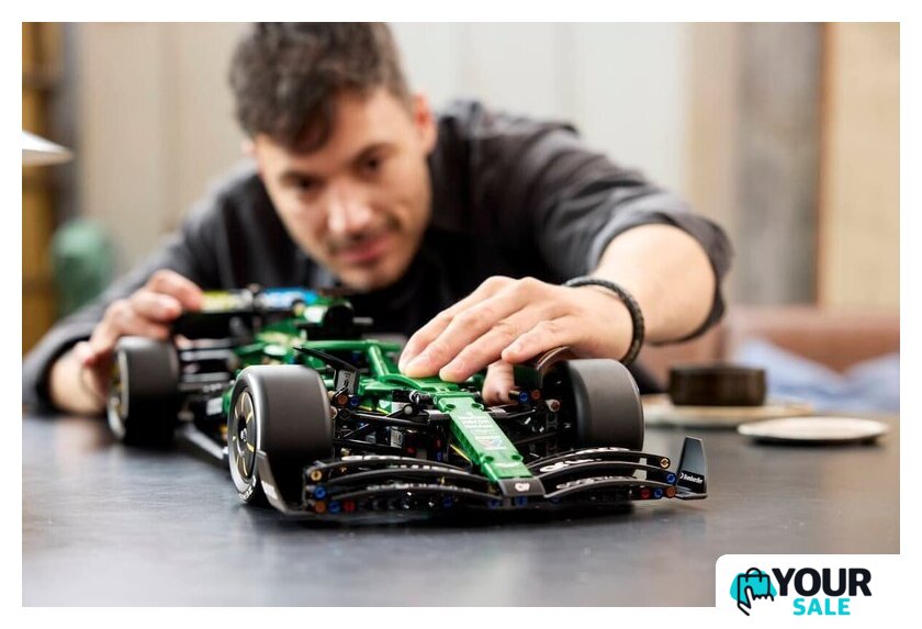 Конструктор LEGO Technic 42240 Aston Martin Aramco AMR25 F1 - Изображение №15 — Интернет-магазин Your Sale