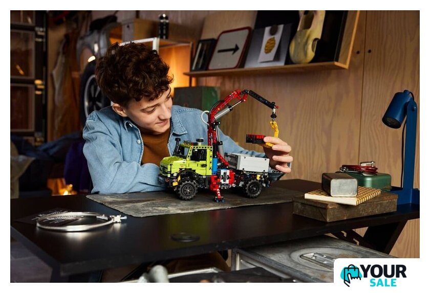 Конструктор LEGO 42242 Грузовик Mercedes-Benz Unimog U 5023 с краном - Изображение №10 — Интернет-магазин Your Sale