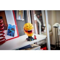 Конструктор LEGO Editions 43022 Шлем Льюиса Хэмилтона команды Scuderia Ferrari HP - Превью изображения №9 — Интернет-магазин Your Sale