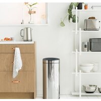 Brabantia Touch Bin New 30 л (стальной полированный) Image #4