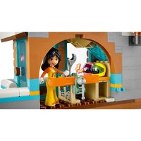 LEGO Friends 41756 Каникулы: Лыжная трасса и кафе Image #4
