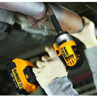 Гайковерт DeWalt DCF880M2 - Превью изображения №3 — Интернет-магазин Your Sale