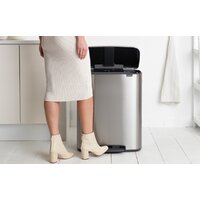 Brabantia Bo Pedal Bin 60 л (стальной матовый) Image #10