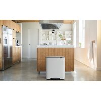 Brabantia Bo Pedal Bin 60 л (белый) Image #15