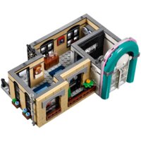 LEGO Creator 10260 Ресторанчик в центре Image #6