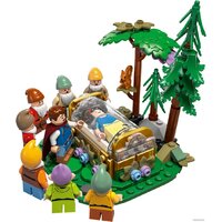 LEGO Disney 43242 Домик Белоснежки и семи гномов Image #8