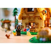 LEGO Disney 43242 Домик Белоснежки и семи гномов Image #15