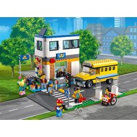LEGO City 60329 День в школе Image #31