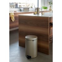 Brabantia Pedal Bin NewIcon 20 л (шампань) Image #4