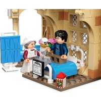 LEGO Harry Potter 76398 Больничное крыло Хогвартса Image #24