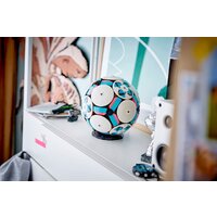 LEGO Editions 43019 Футбольный мяч Image #8