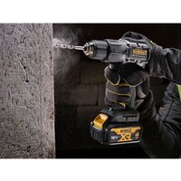 Ударная дрель-шуруповерт DeWalt DCD100P2T (с 2-мя АКБ, кейс) - Превью изображения №8 — Интернет-магазин Your Sale