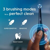 Электрическая зубная щетка Oral-B iO2 Electric Toothbrush with Travel Case (Night Black) - Превью изображения №8 — Интернет-магазин Your Sale