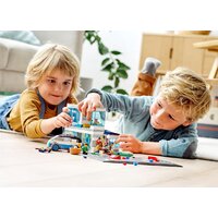 LEGO City 60291 Семейный дом Image #12