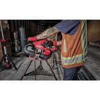 Ленточная пила Milwaukee Fuel M18 FBS85-202C 4933471497 (с 2-мя АКБ, кейс) - Превью изображения №4 — Интернет-магазин Your Sale
