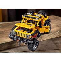 LEGO Technic 42122 Jeep Wrangler Image #16