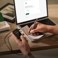 Аппаратный криптокошелек Trezor Safe 3 (черный) - Превью изображения №5 — Интернет-магазин Your Sale